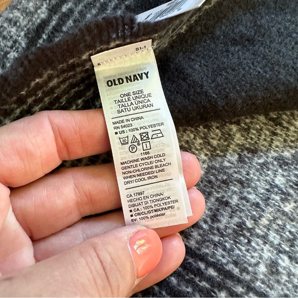 Old Navy | Set Of 2 Plaid Check Blanket Scarves NWT - Picture 7 of 7